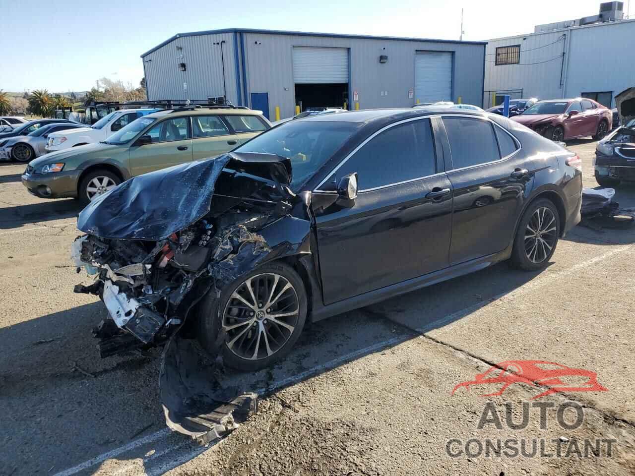 TOYOTA CAMRY 2018 - 4T1B11HK0JU676570