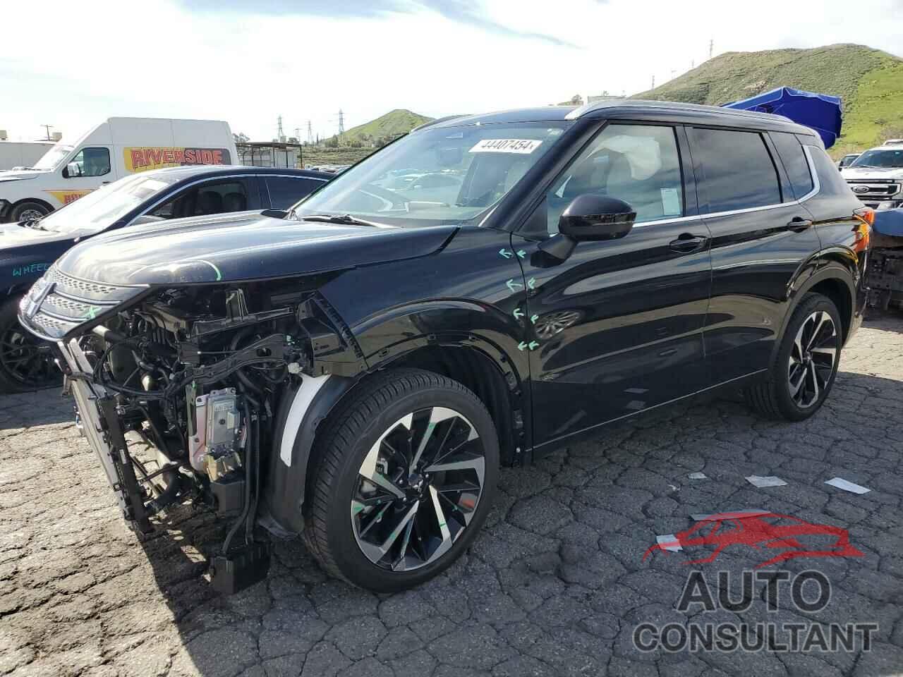 MITSUBISHI OUTLANDER 2023 - JA4J3VA8XPZ021516