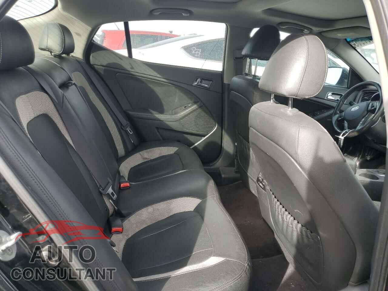 KIA OPTIMA 2011 - KNAGR4A67B5125854