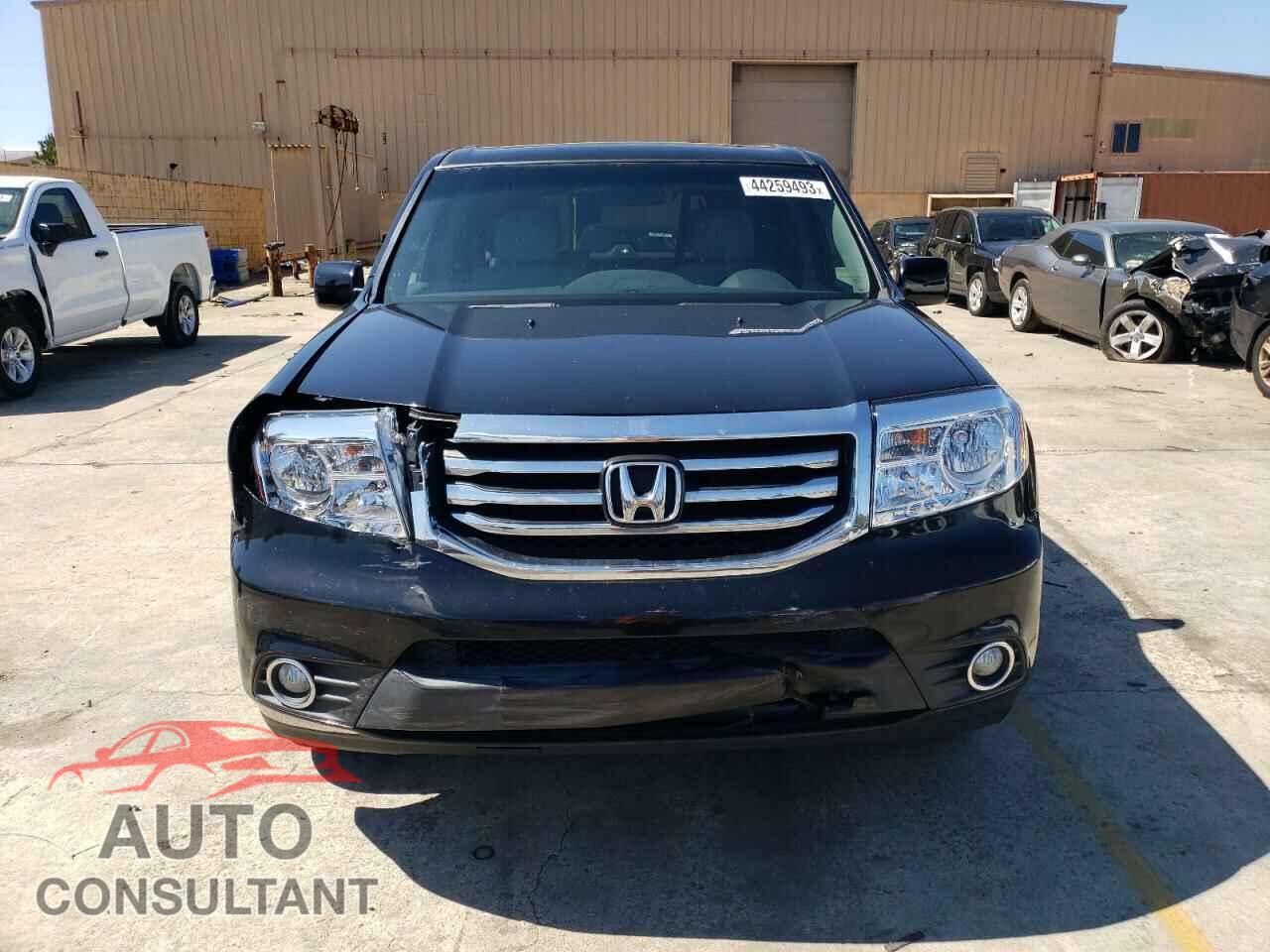 HONDA PILOT 2015 - 5FNYF3H33FB013613