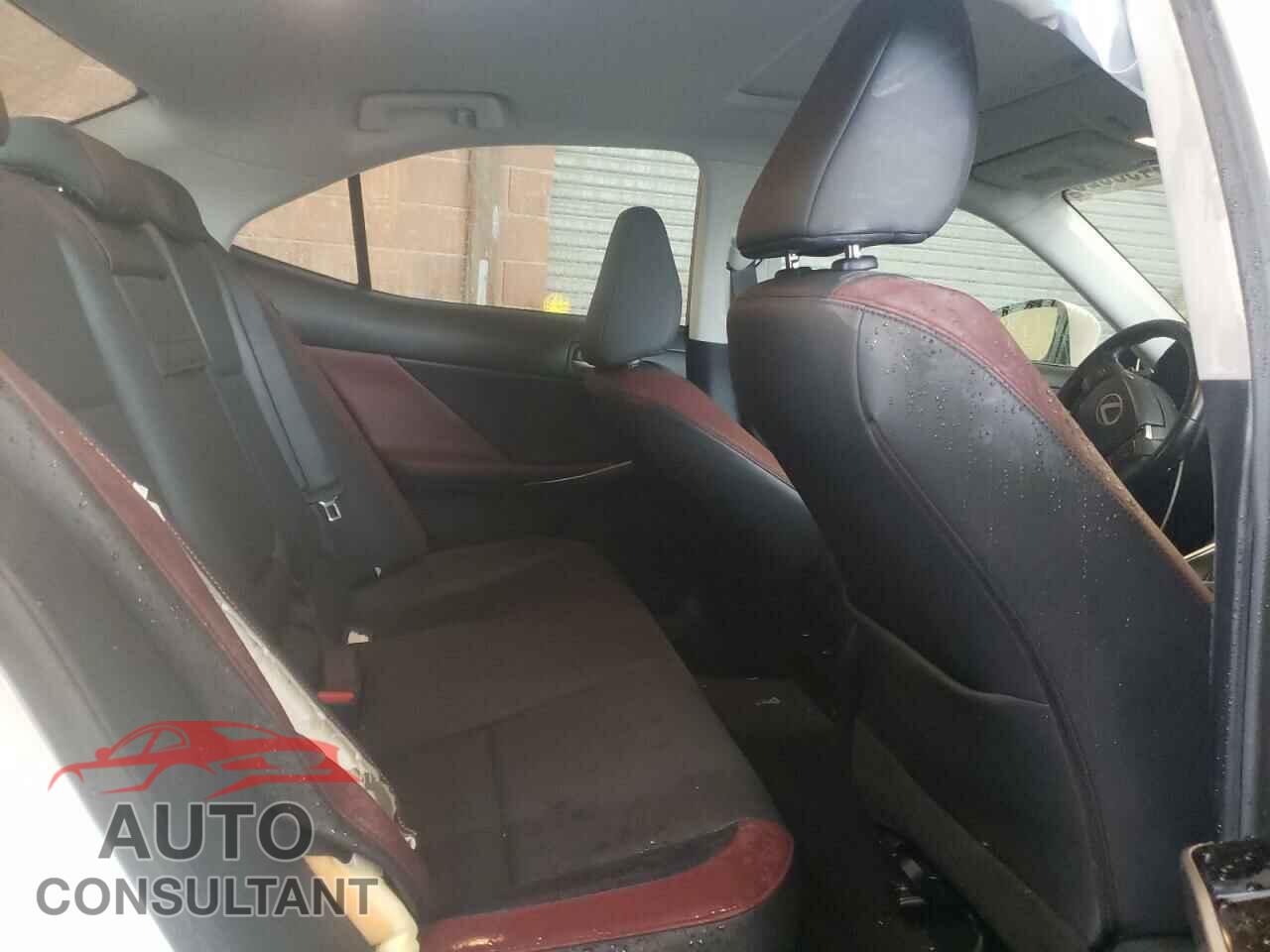 LEXUS IS 2018 - JTHBA1D22J5074837