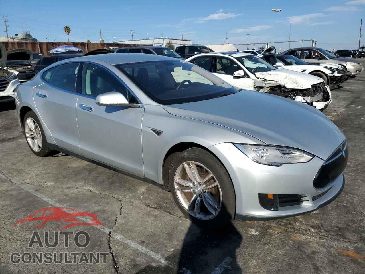 TESLA MODEL S 2013 - 5YJSA1AC5DFP11205