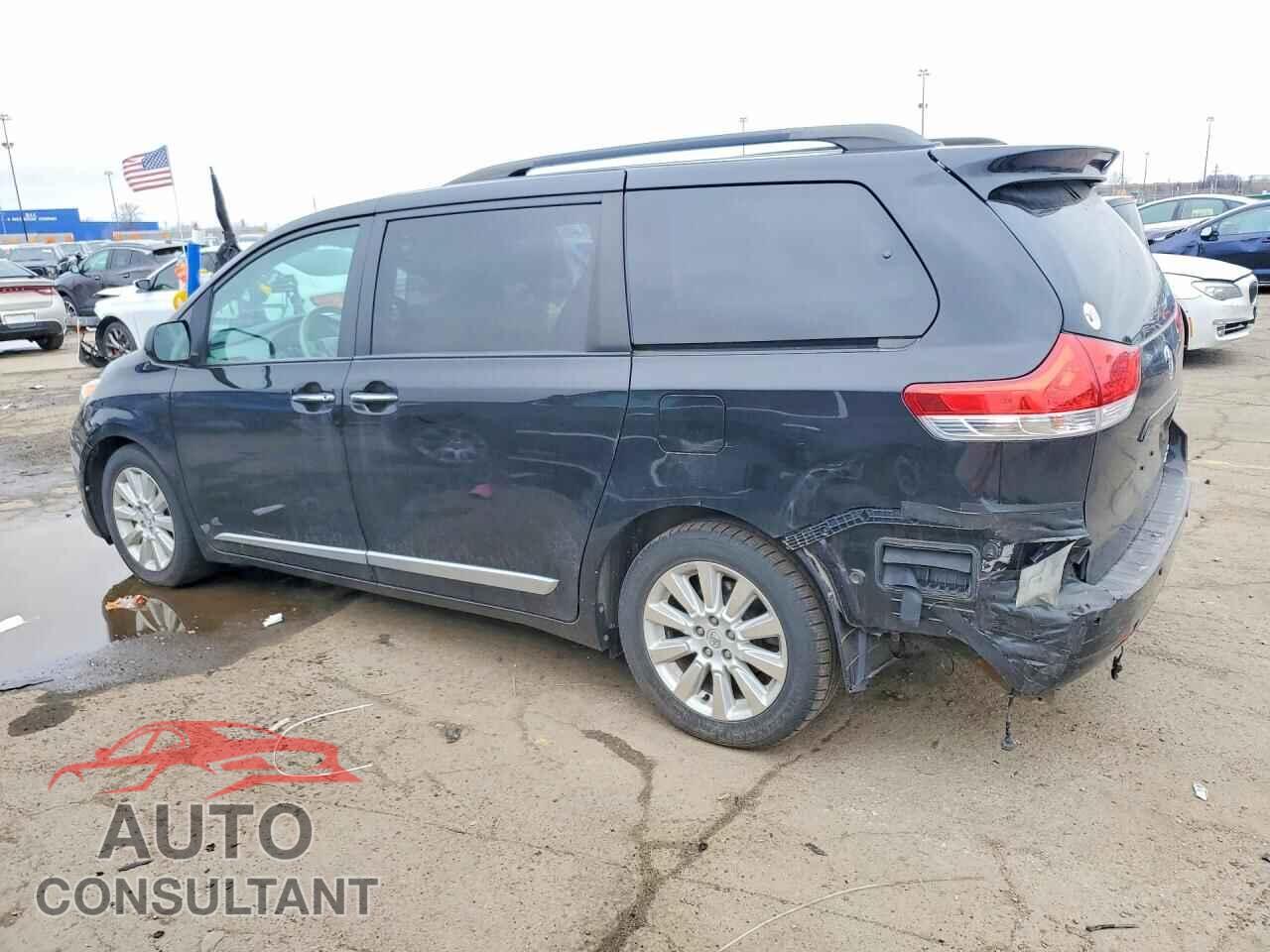 TOYOTA SIENNA 2013 - 5TDDK3DC8DS061701