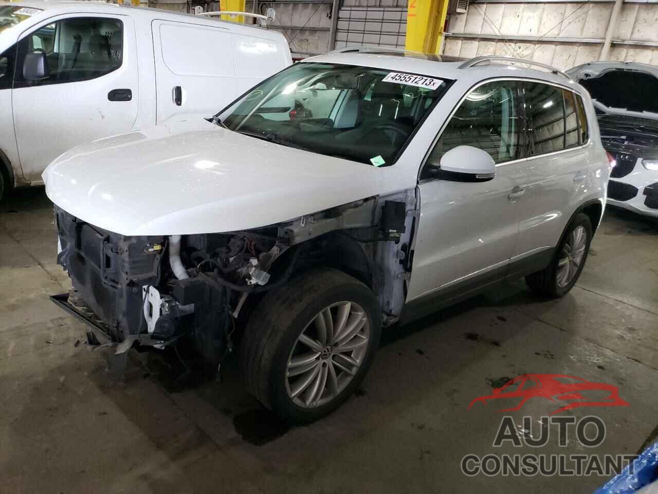 VOLKSWAGEN TIGUAN 2015 - WVGBV7AX8FW604394