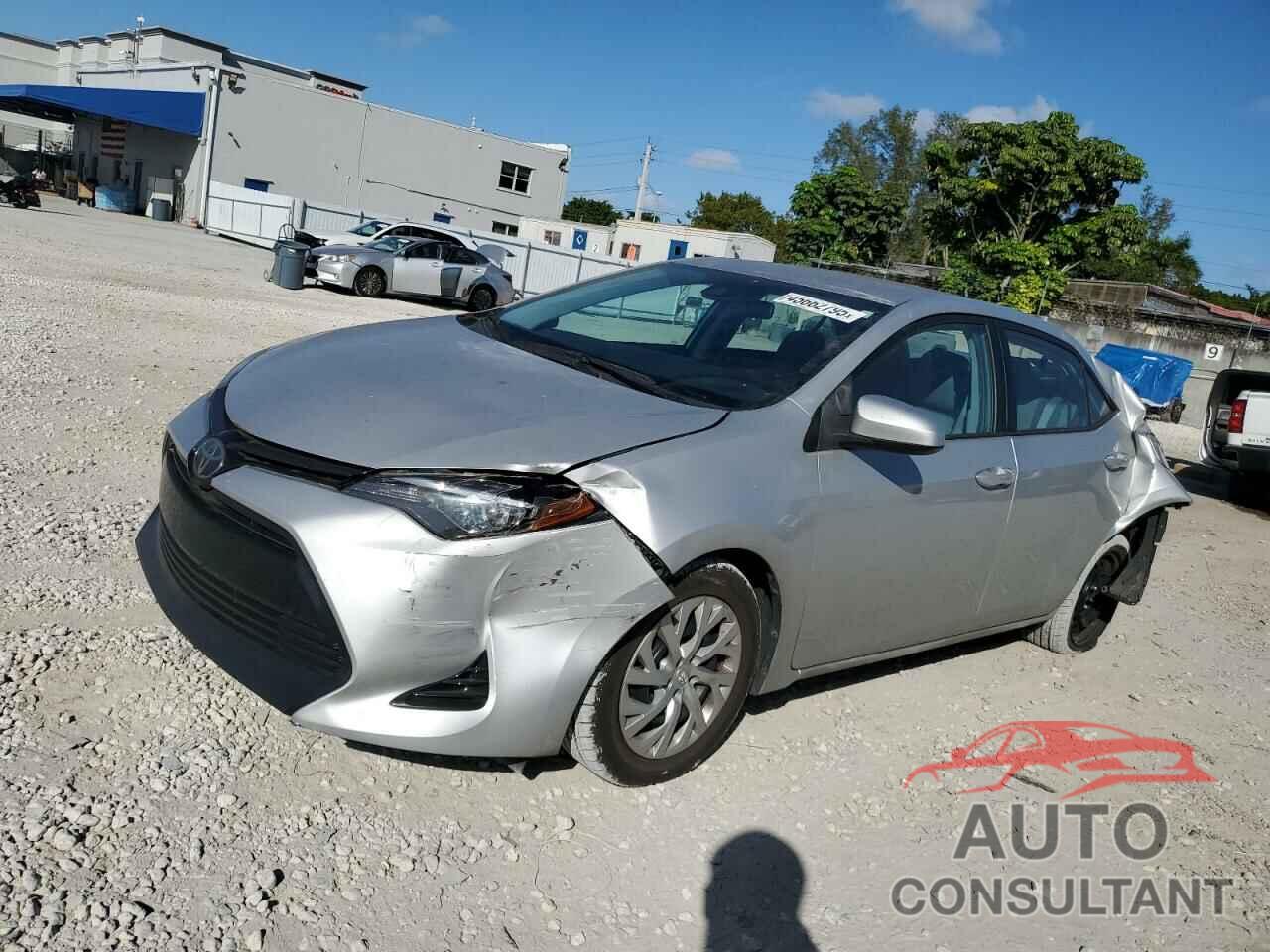 TOYOTA COROLLA 2018 - 5YFBURHEXJP841588