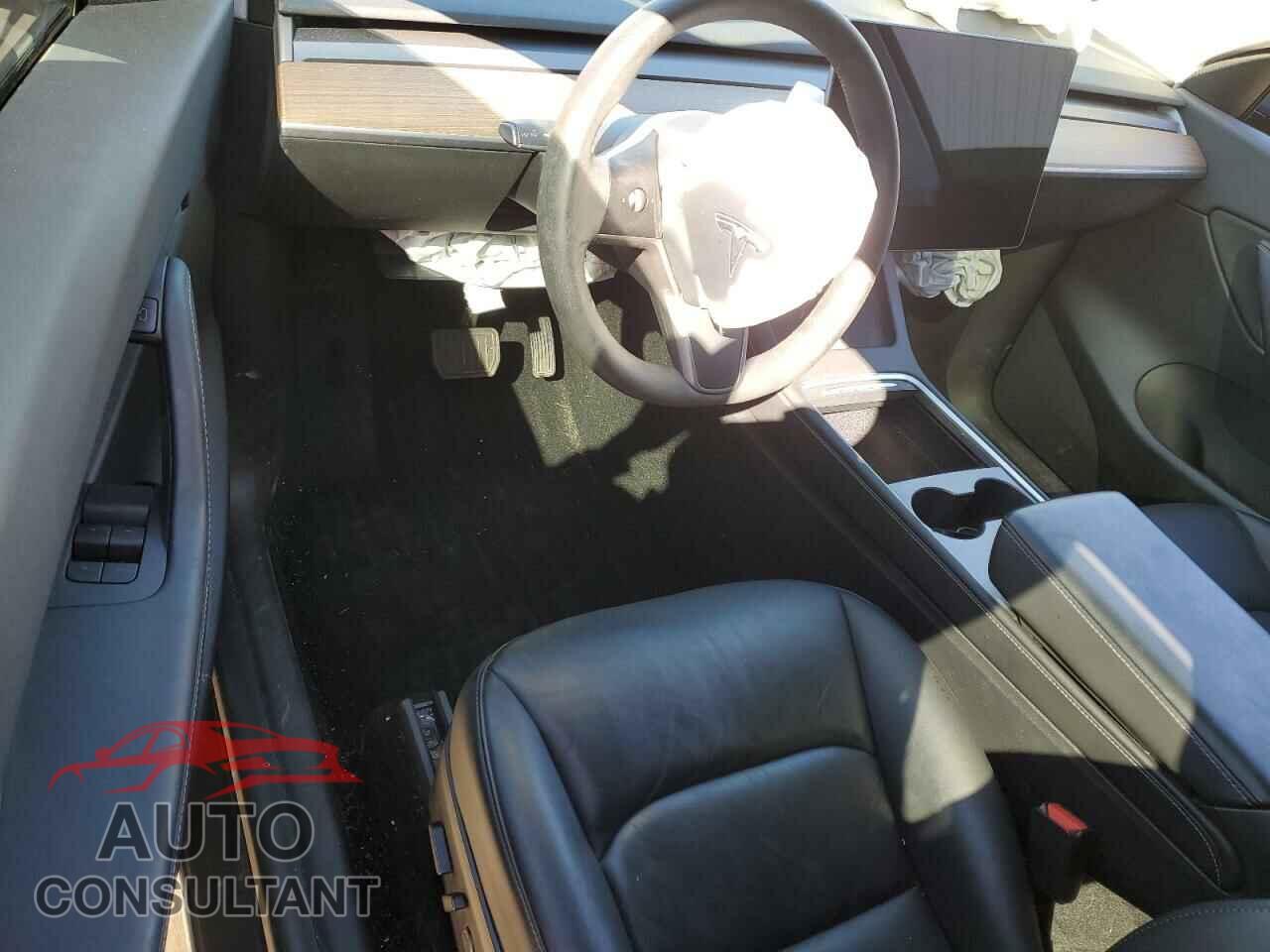 TESLA MODEL Y 2021 - 5YJYGDEE3MF146586