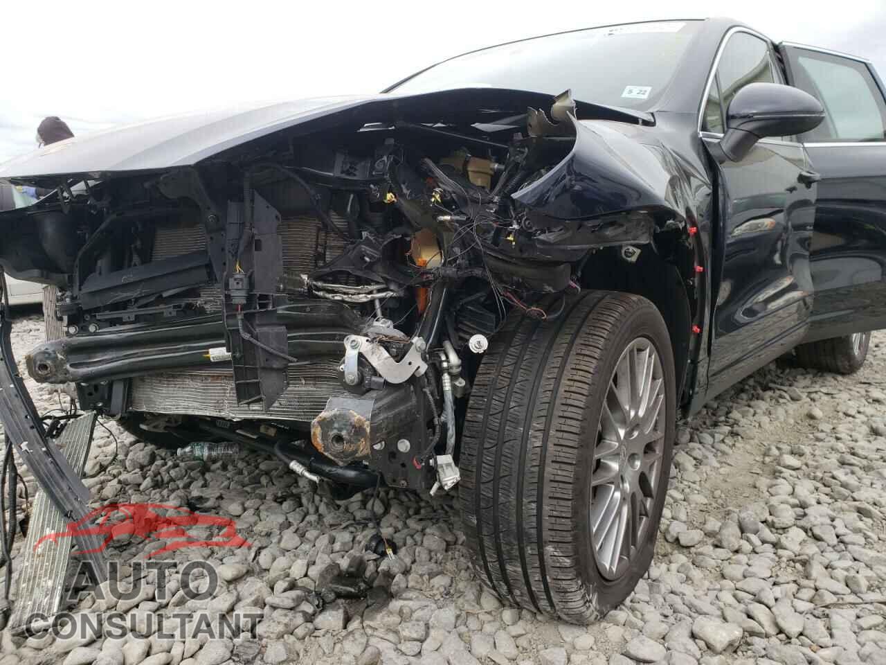 PORSCHE CAYENNE 2017 - WP1AB2A22HLA52796