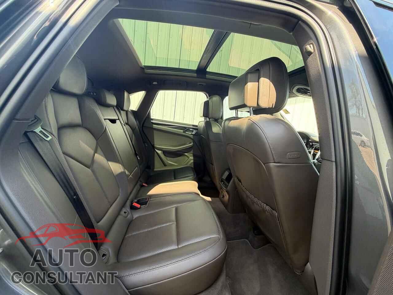 PORSCHE MACAN 2015 - WP1AB2A57FLB59012