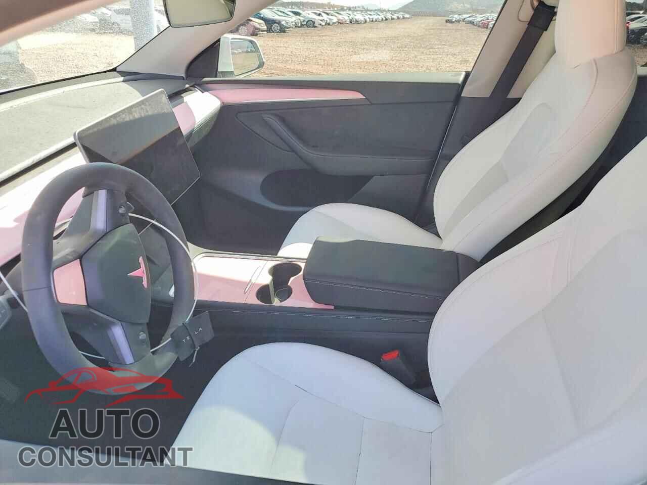 TESLA MODEL Y 2024 - 7SAYGAEE5RF064237