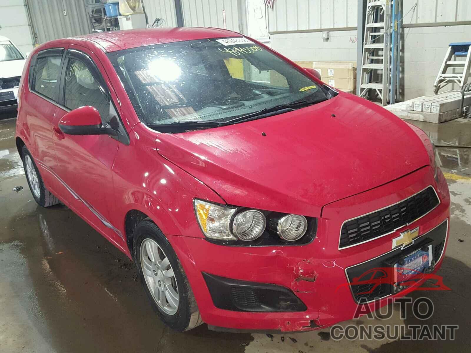 CHEVROLET SONIC 2015 - 1G1JC6SH7F4202572