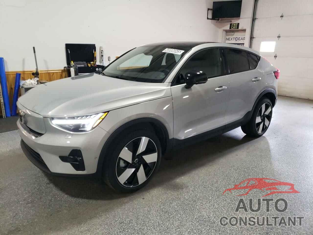 VOLVO C40 RECHAR 2023 - YV4ED3GM2P2049667