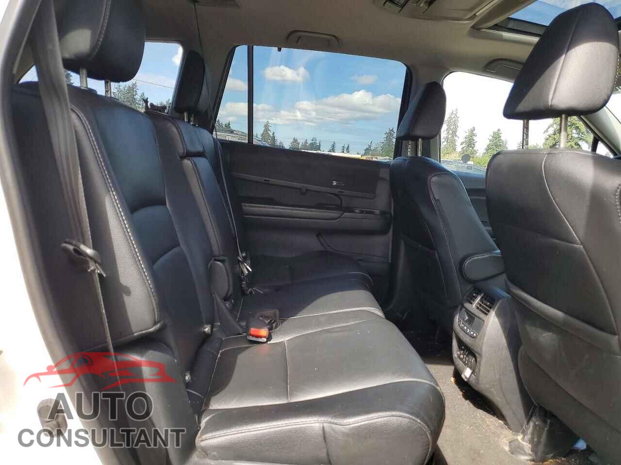 HONDA PILOT 2017 - 5FNYF6H94HB074784