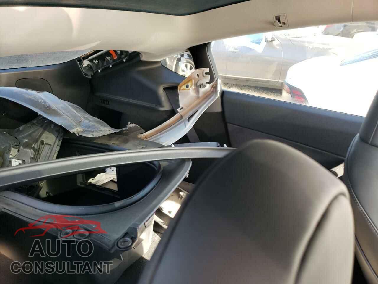 TESLA MODEL Y 2023 - 7SAYGDEE4PF705375