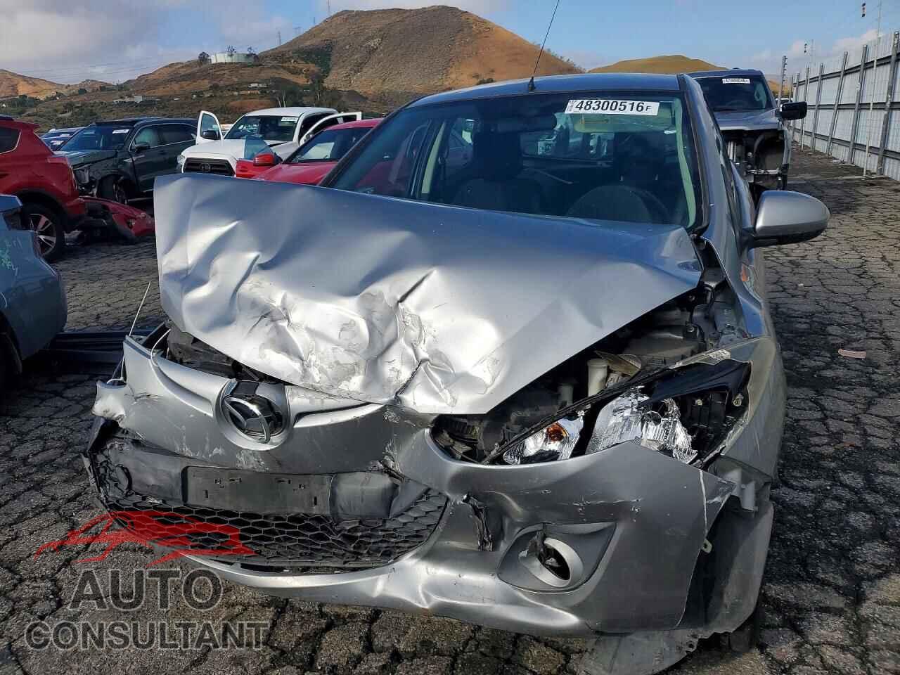 MAZDA 2 2013 - JM1DE1LY7D0161395