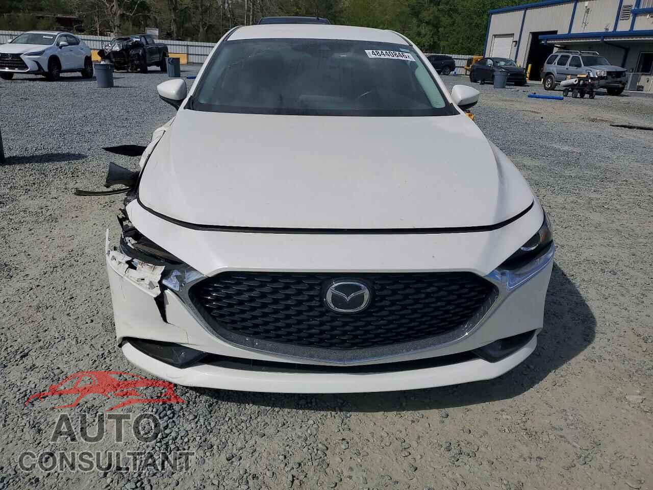 MAZDA 3 2019 - JM1BPBAM2K1131395