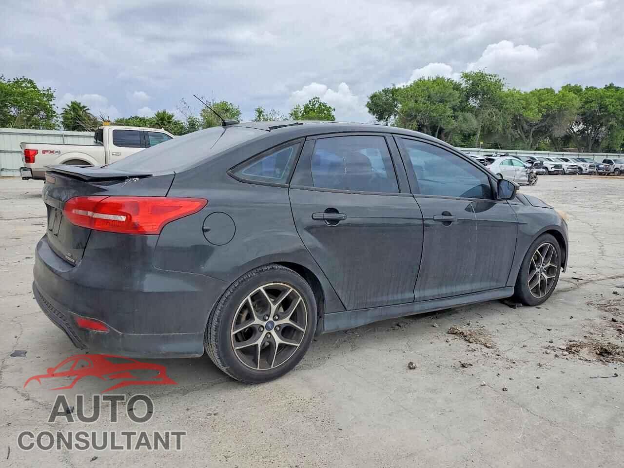 FORD FOCUS 2015 - 1FADP3F21FL230716