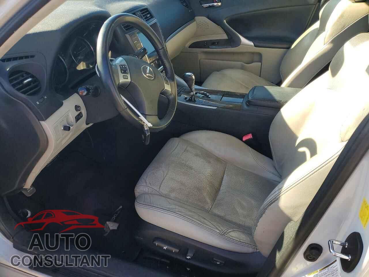 LEXUS IS 2011 - JTHBF5C27B5136762
