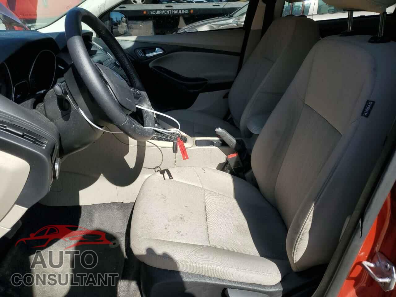 FORD FOCUS 2018 - 1FADP3FE3JL269987