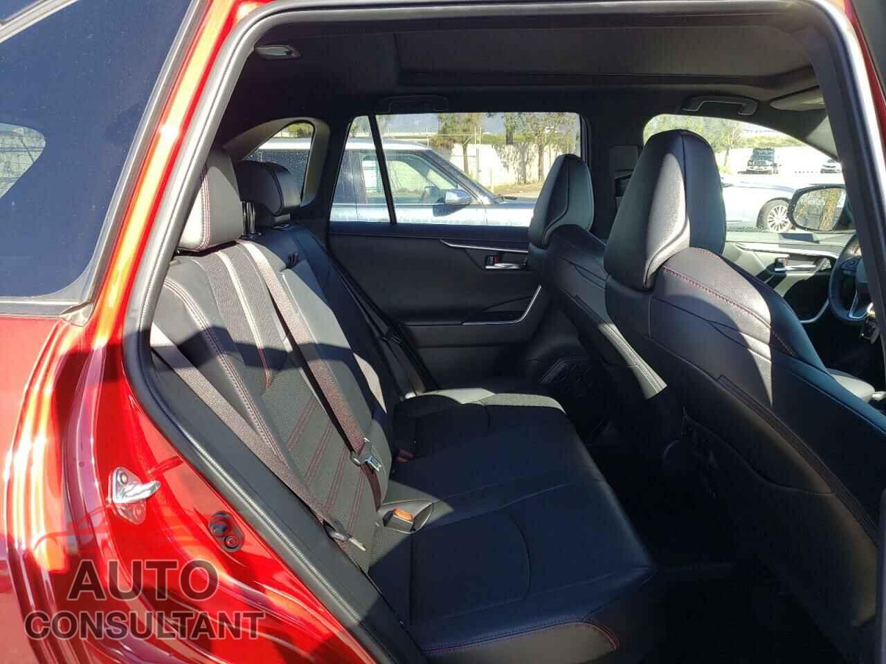 TOYOTA RAV4 2021 - JTMFB3FV4MD012465