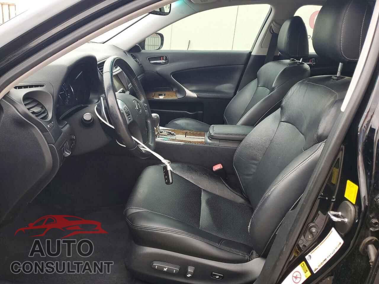 LEXUS IS 2011 - JTHBE5C29B5025665