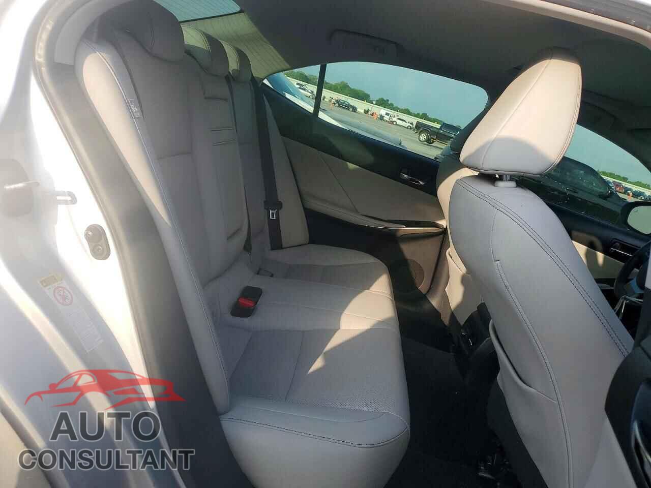 LEXUS IS 2014 - JTHBF1D21E5036569