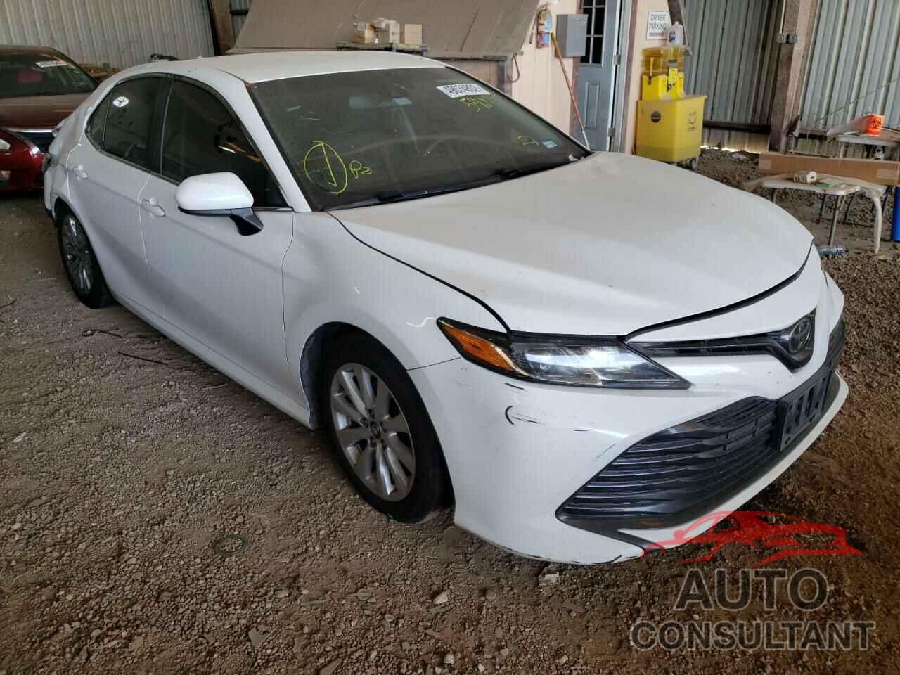 TOYOTA CAMRY 2018 - 4T1B11HK2JU542272