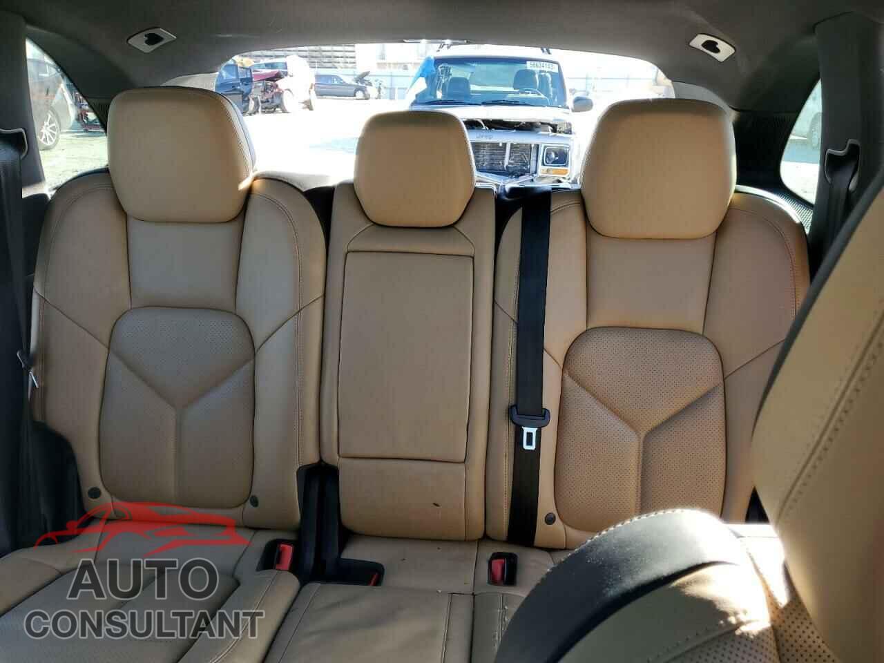 PORSCHE CAYENNE 2016 - WP1AA2A28GLA06410