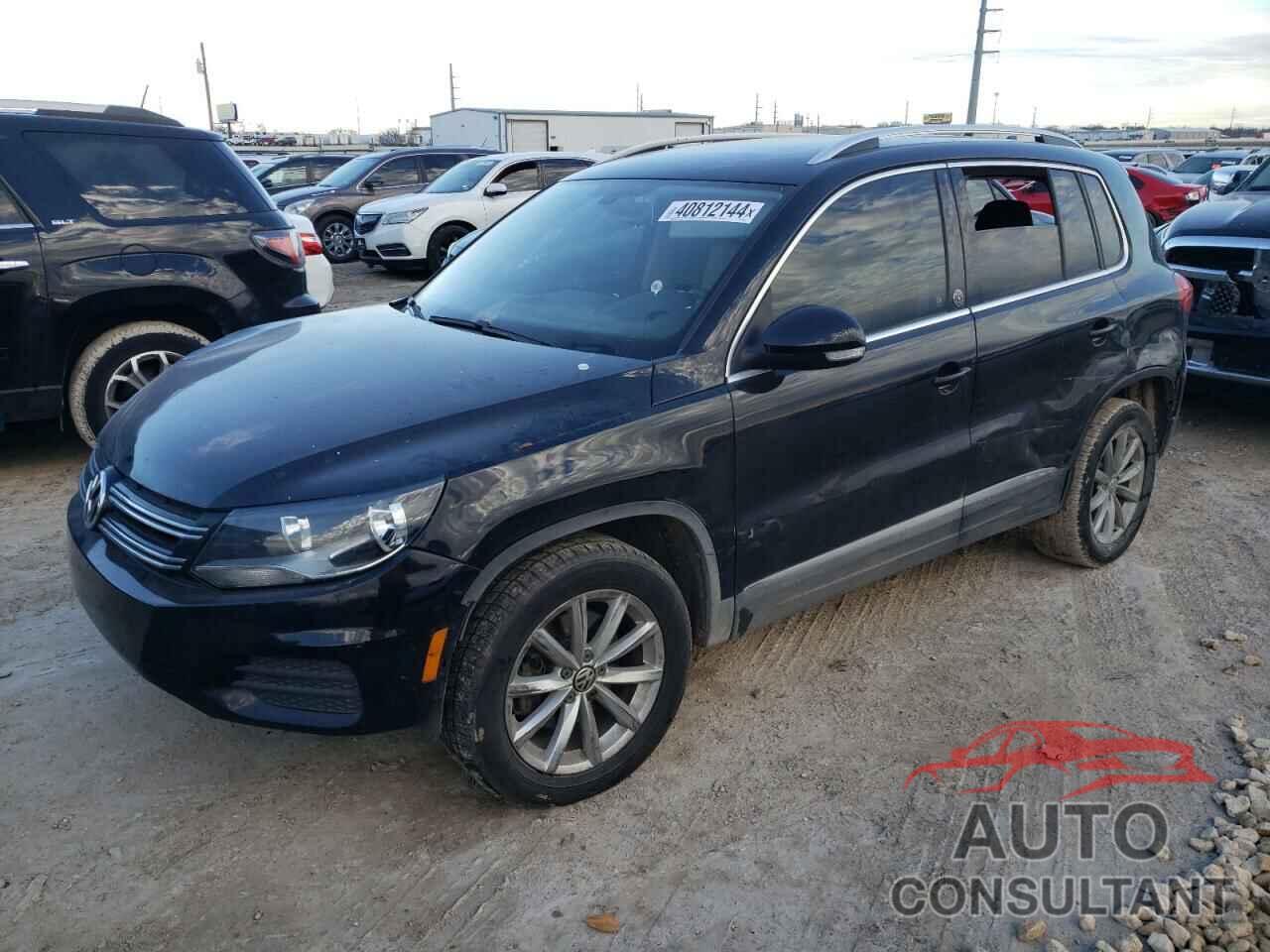 VOLKSWAGEN TIGUAN 2017 - WVGRV7AX3HK020347