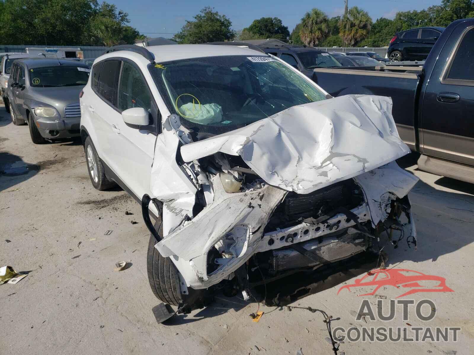 FORD ESCAPE 2018 - 1FMCU0GD7JUB47741