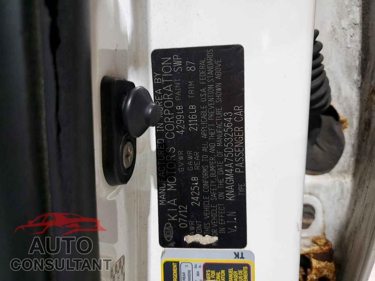 KIA OPTIMA 2013 - KNAGM4A75D5325643