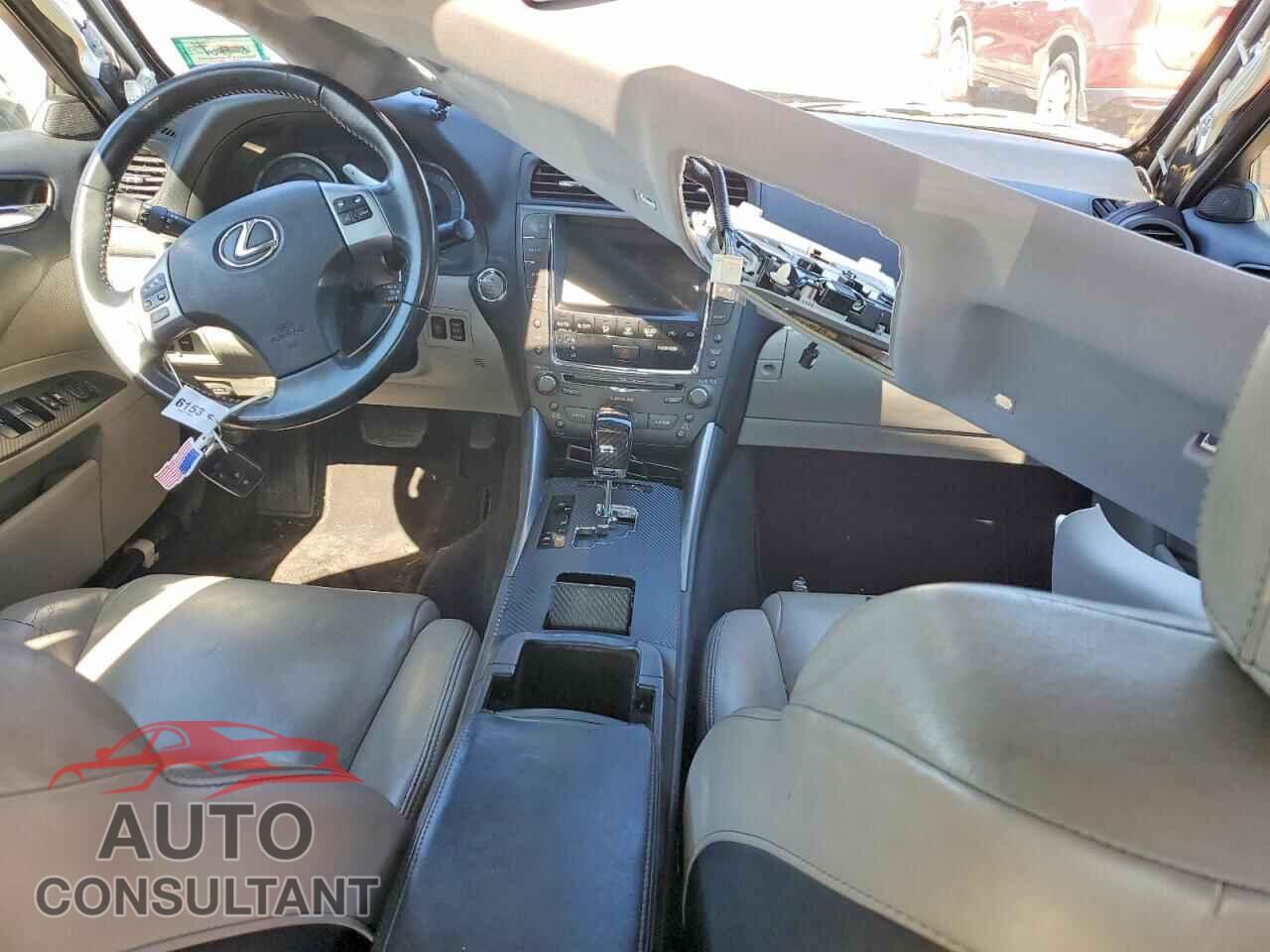 LEXUS IS 2011 - JTHCF5C28B5046878