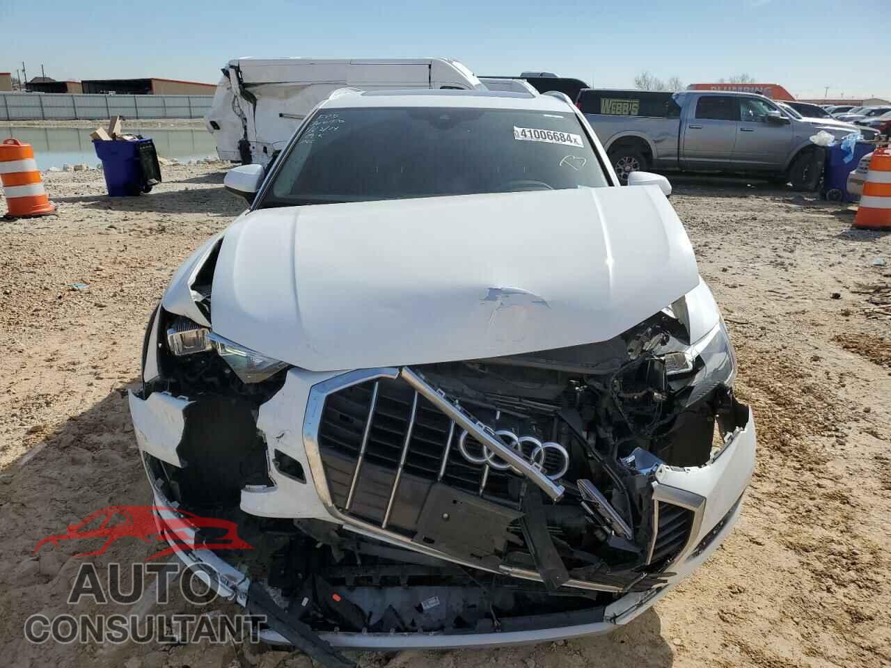AUDI Q3 2019 - WA1AECF3XK1078768