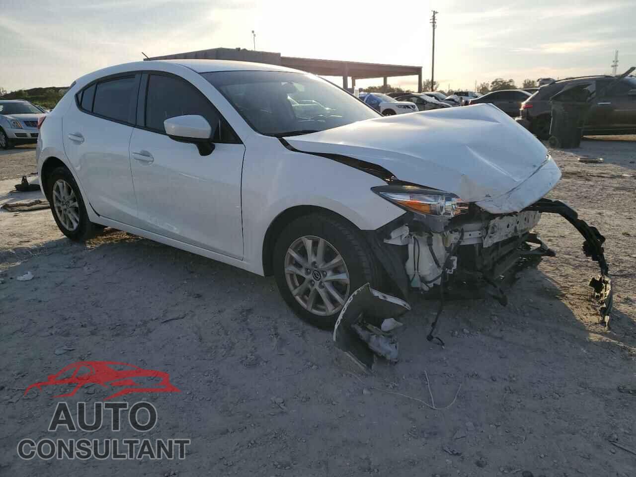 MAZDA 3 2017 - 3MZBN1K75HM102619