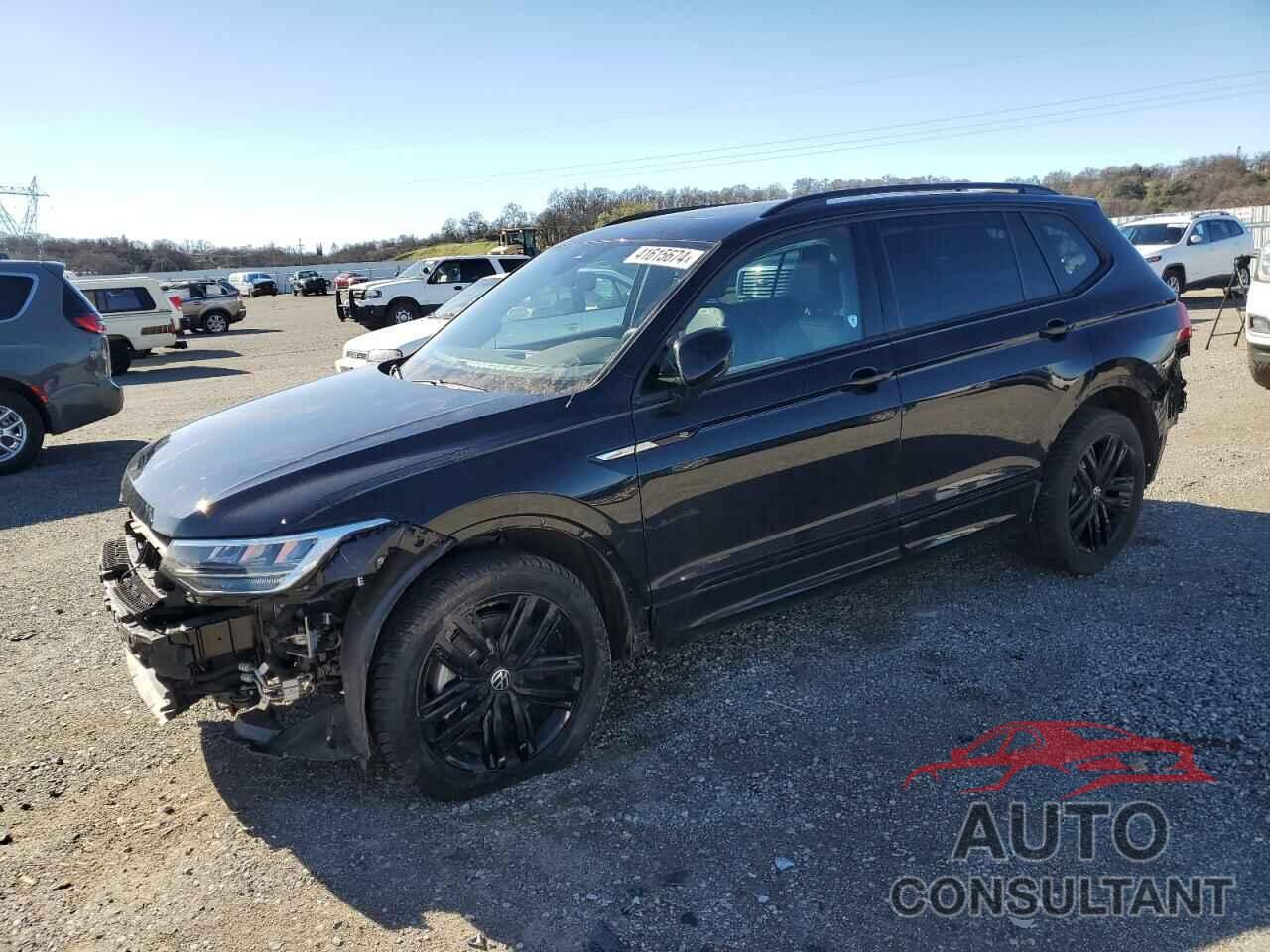 VOLKSWAGEN TIGUAN 2022 - 3VV8B7AX1NM172061