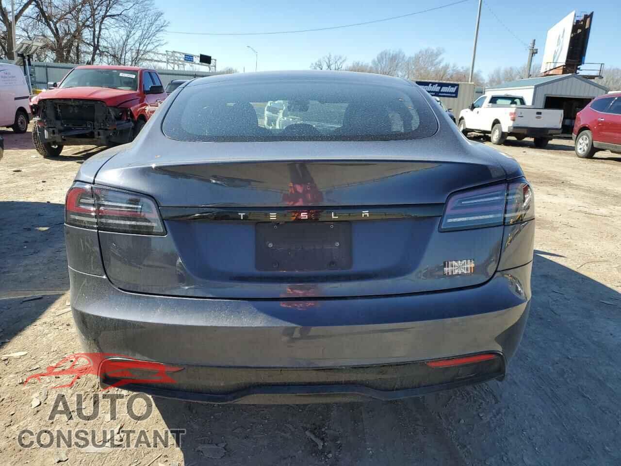 TESLA MODEL S 2023 - 5YJSA1E63PF513084