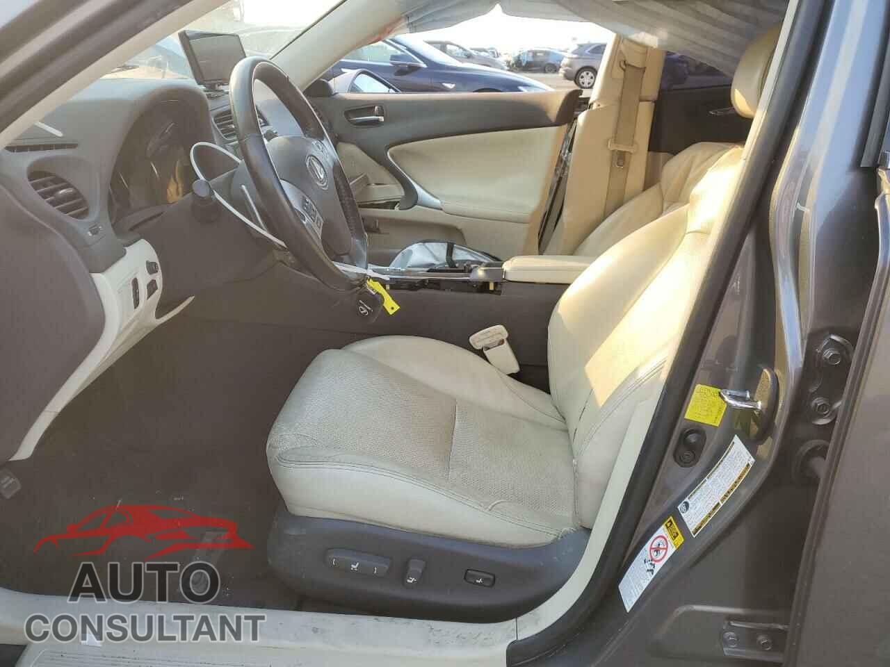 LEXUS IS 2012 - JTHBF5C27C5180035