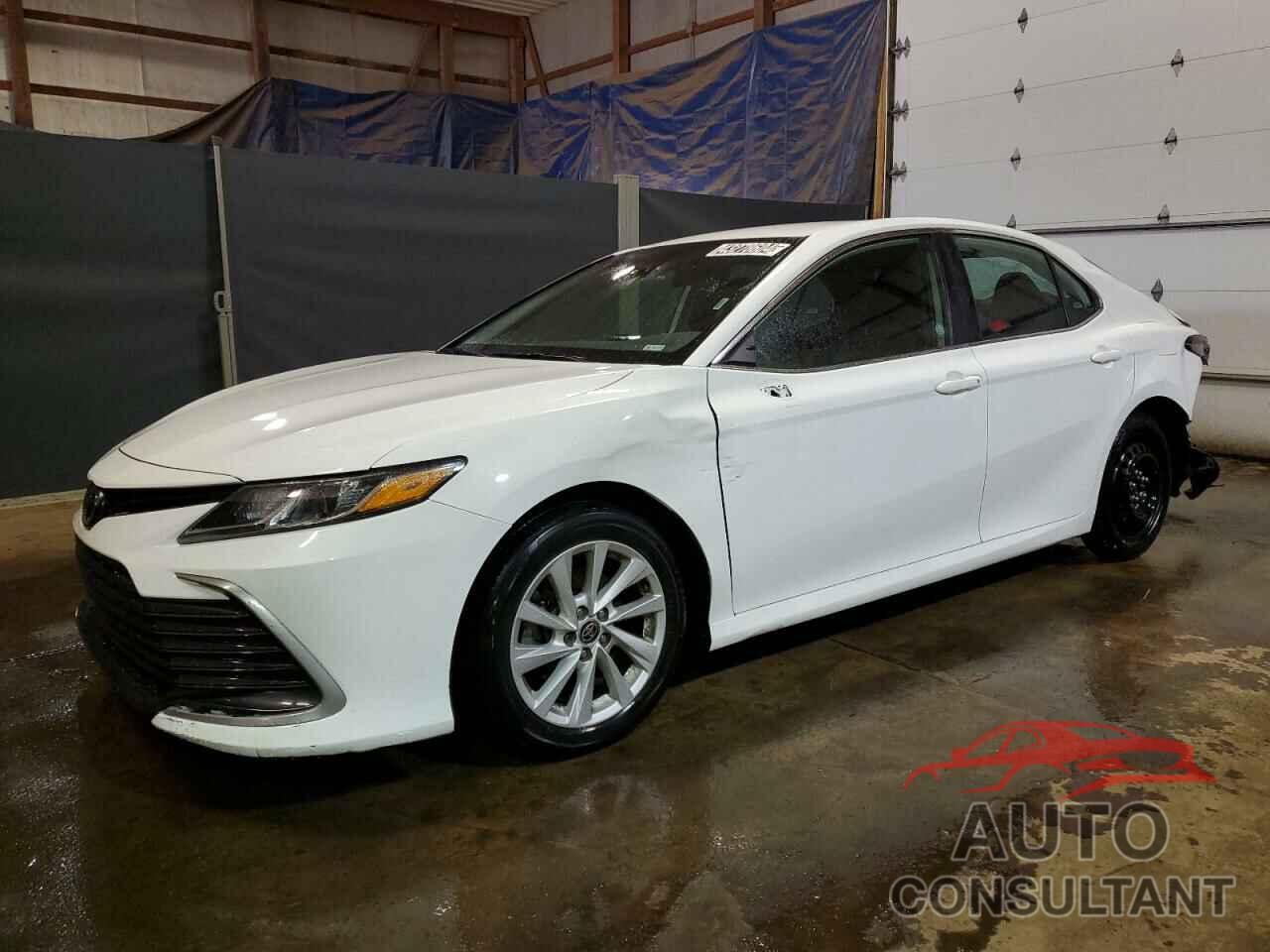 TOYOTA CAMRY 2022 - 4T1C11AK3NU662313