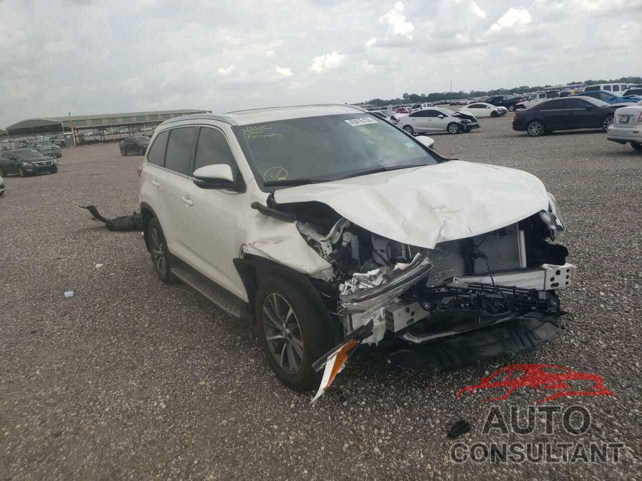 TOYOTA HIGHLANDER 2019 - 5TDKZRFH0KS565705