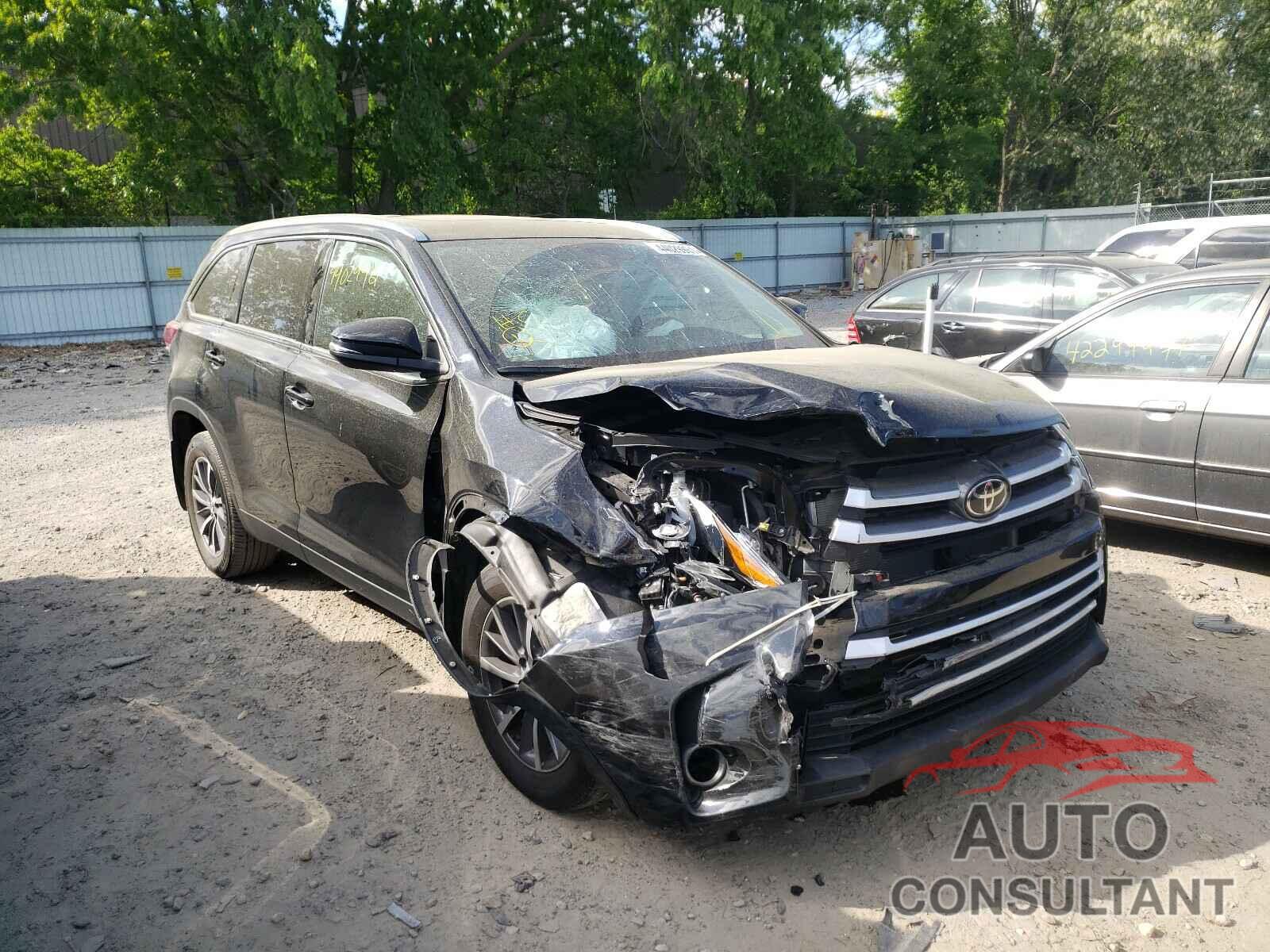 TOYOTA HIGHLANDER 2019 - 5TDJZRFH2KS583831