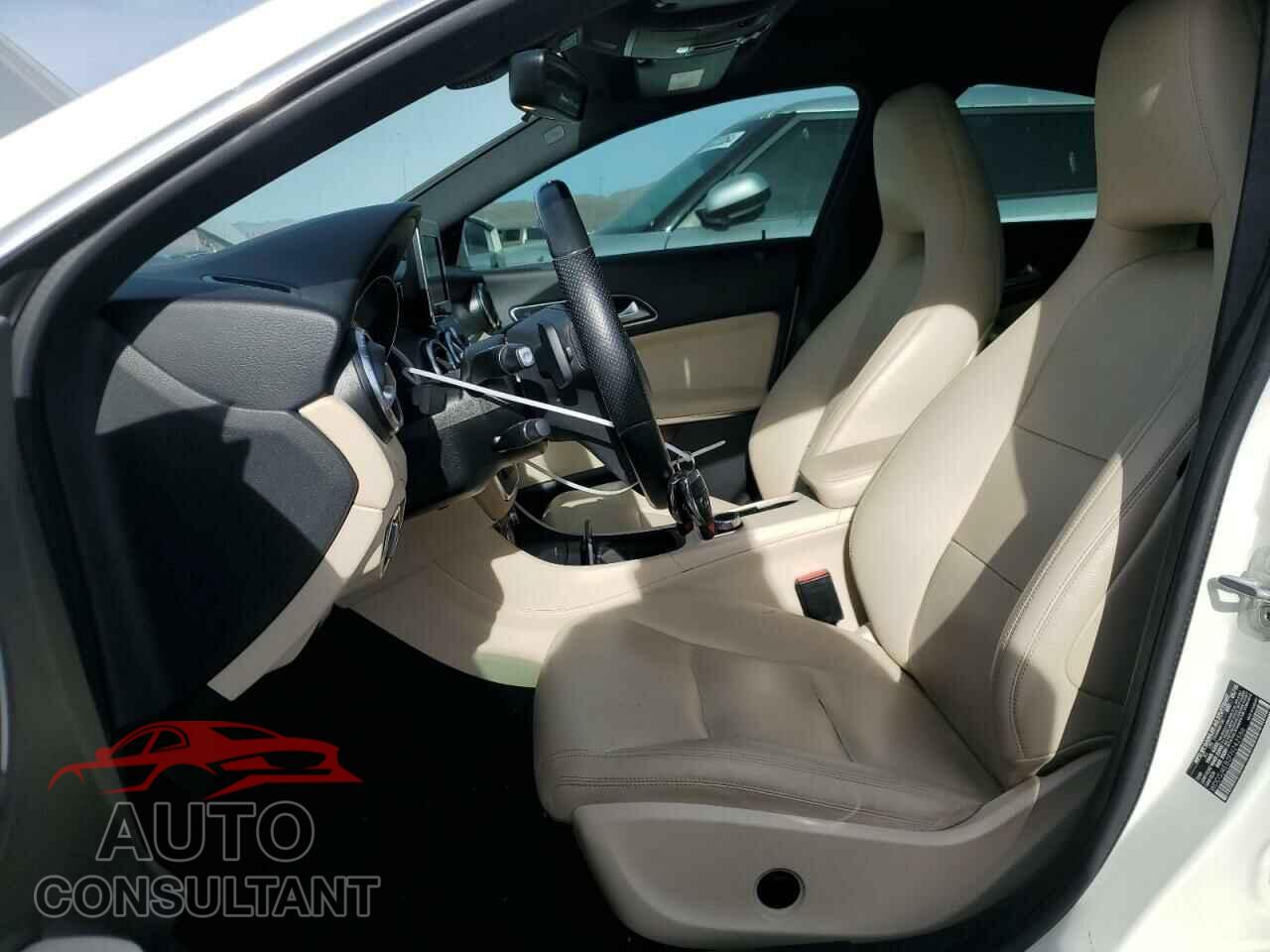 MERCEDES-BENZ CLA-CLASS 2015 - WDDSJ4EB2FN242586