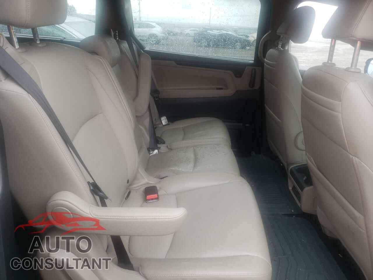 HONDA ODYSSEY 2018 - 5FNRL6H96JB040347