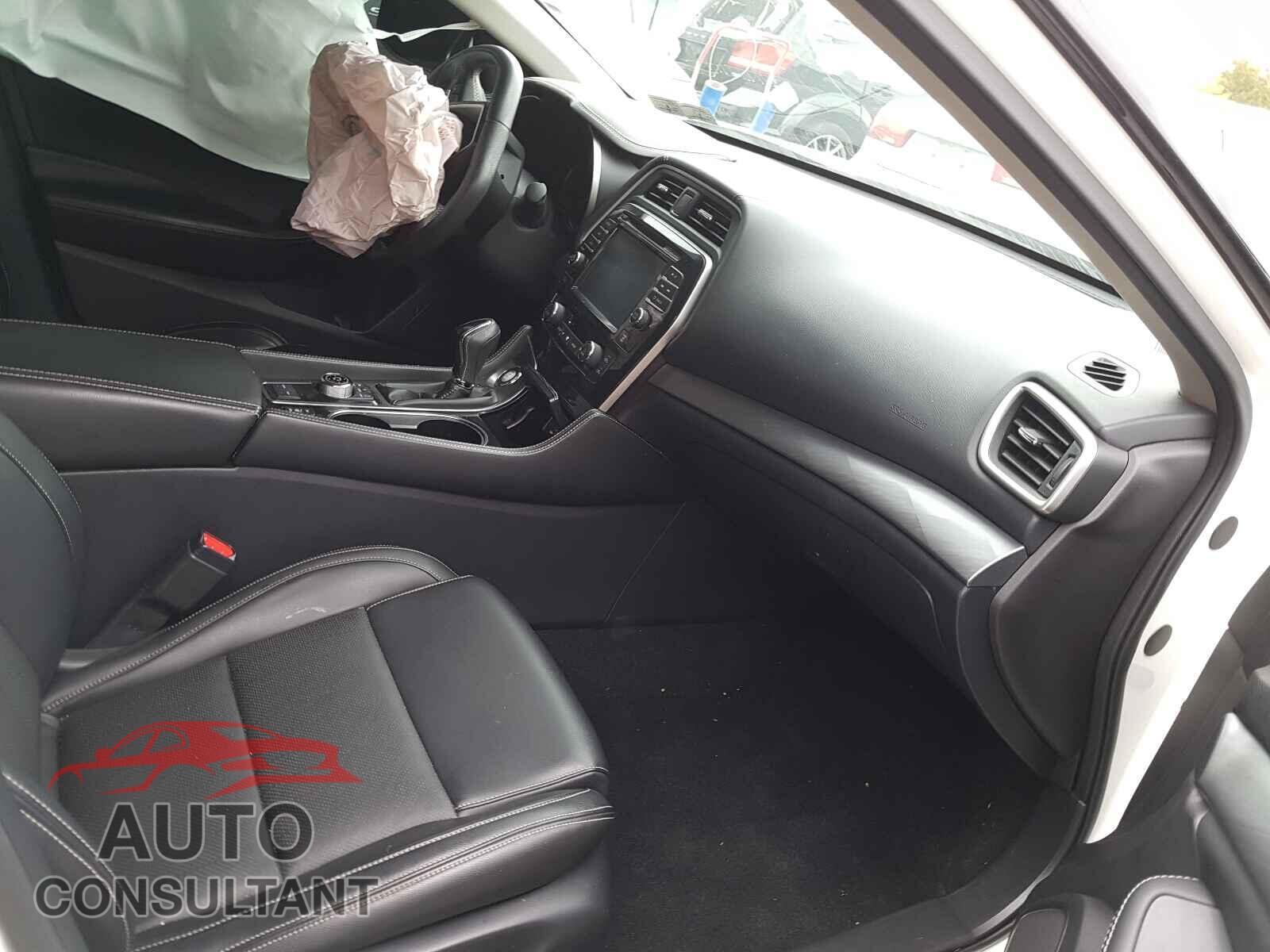 NISSAN MAXIMA 2017 - 1N4AA6AP1HC409270