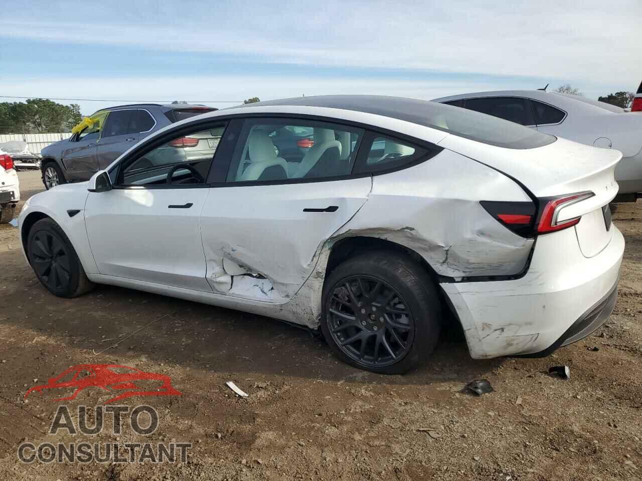 TESLA MODEL 3 2024 - 5YJ3E1EA6RF863762