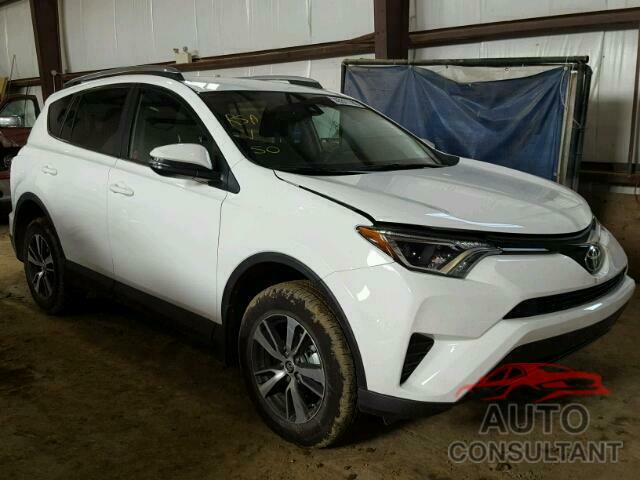 TOYOTA RAV4 LE 2018 - 2T3BFREV2JW752070