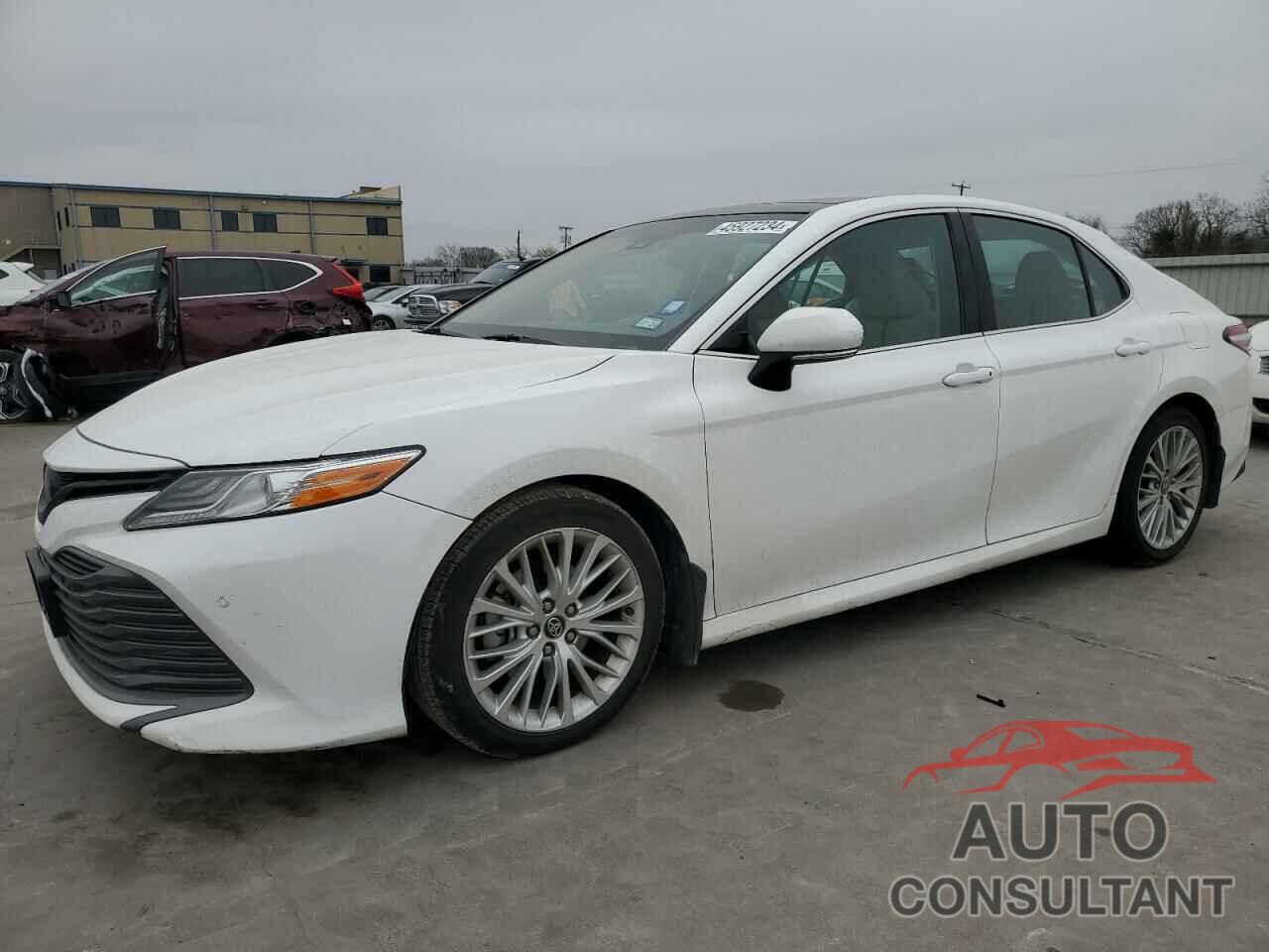 TOYOTA CAMRY 2018 - 4T1B11HK5JU056698