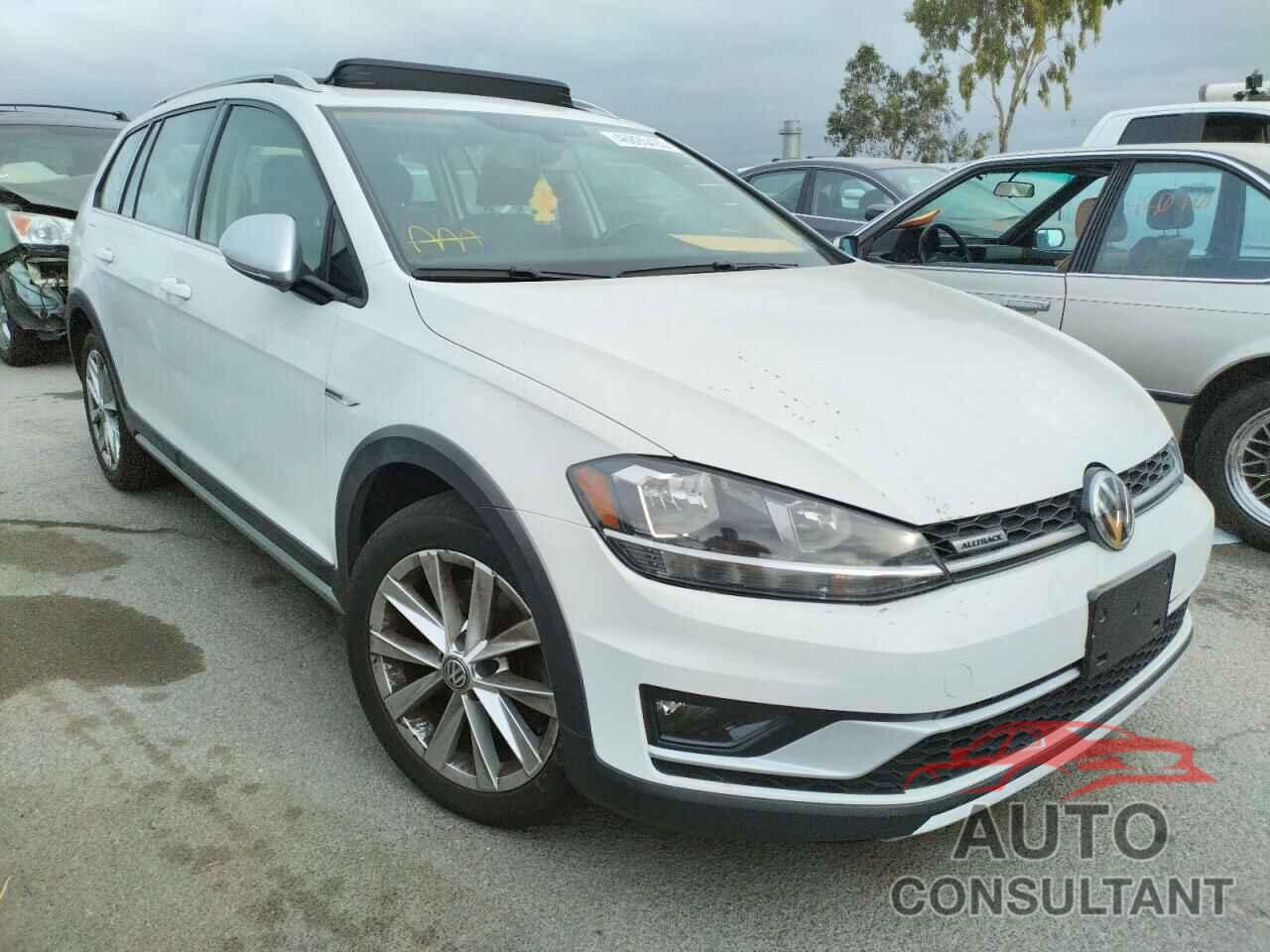 VOLKSWAGEN GOLF 2018 - 3VWH17AU8JM755631