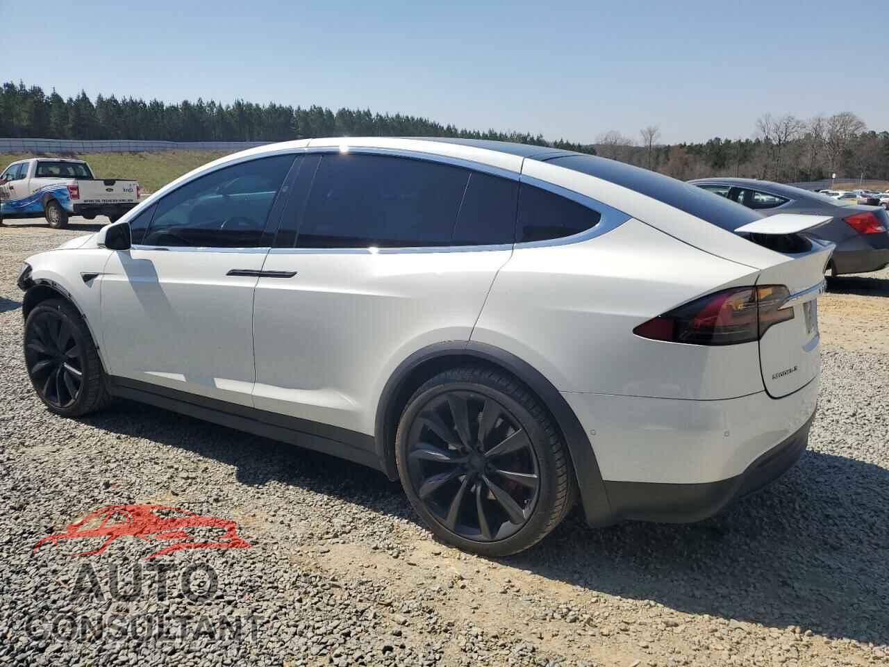 TESLA MODEL X 2017 - 5YJXCBE48HF035637