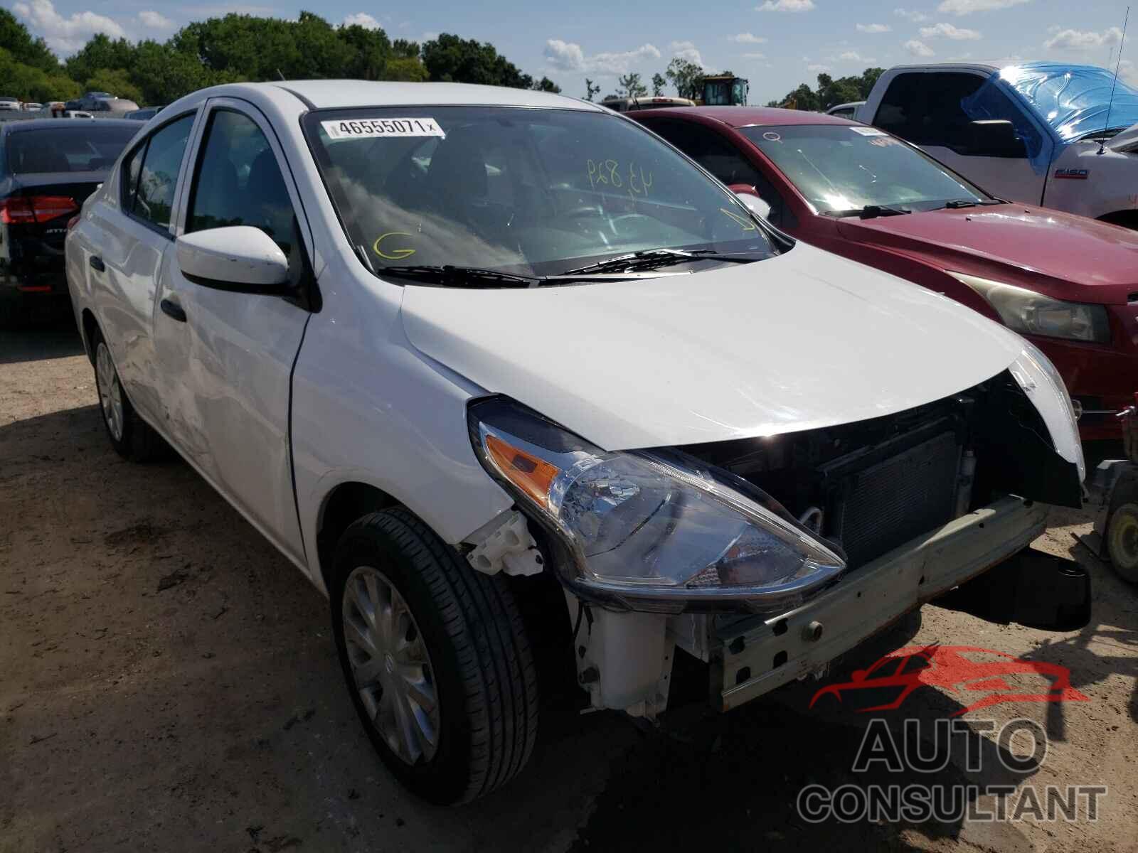 NISSAN VERSA 2018 - 3N1CN7AP8JL882643