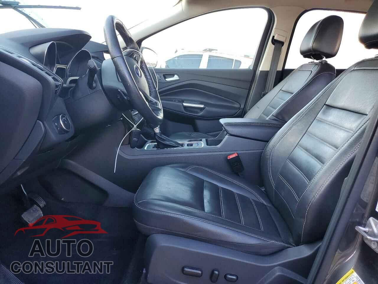 FORD ESCAPE 2017 - 1FMCU9JD5HUC57534