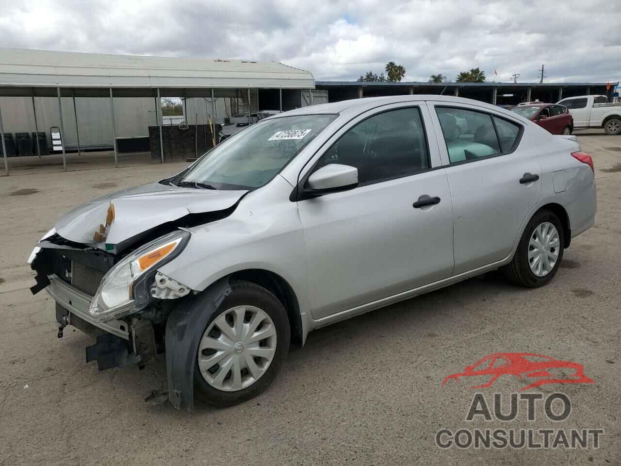 NISSAN VERSA 2018 - 3N1CN7AP5JL877044